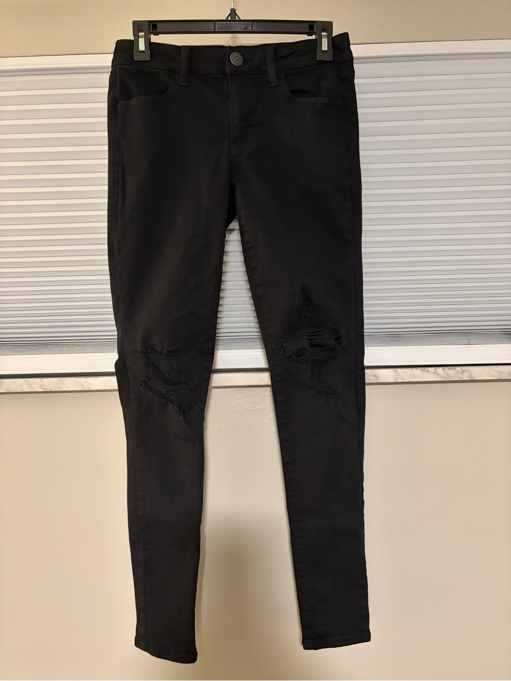 American Eagle NE(X)T Level Stretch Black Distressed Skinny Jeans- 6 Long